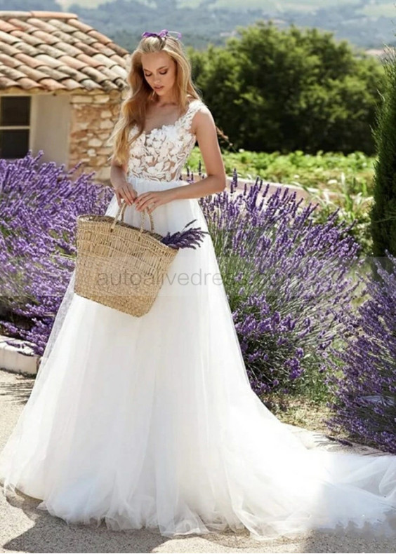 Sleeveless Scoop Neck Ivory Lace Tulle Wedding Dress